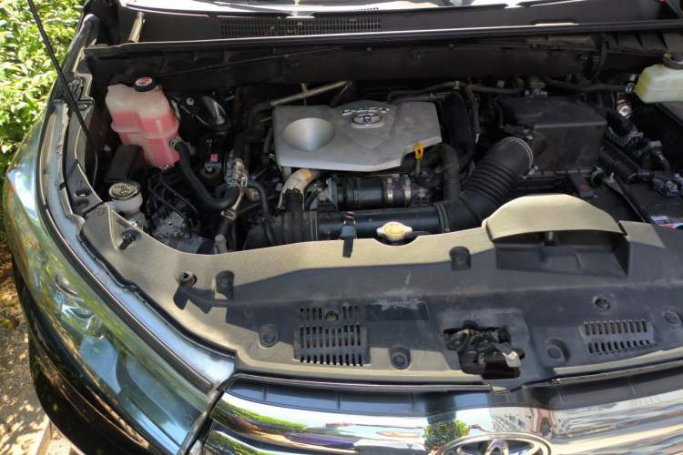 Used Toyota Highlander 2015 2.0T Four-Wheel Drive Luxury Edition 7-Seater Engine Bay Right