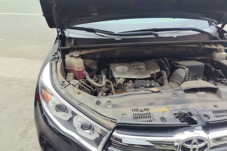Used Toyota Highlander 2015 2.0T Four-Wheel Drive Luxury Edition 7-Seater Engine Bay Right