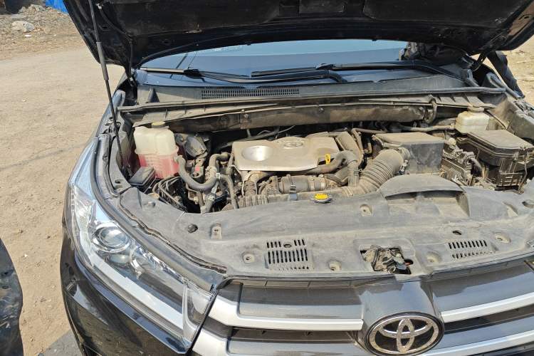 Used Toyota Highlander 2015 2.0T Four-Wheel Drive Elite Edition 7-Seater Engine Bay Right