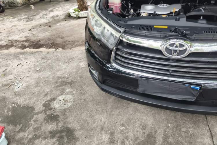 Used Toyota Highlander 2015 2.0T Four-Wheel Drive Luxury Edition 7-Seater Engine Bay Right