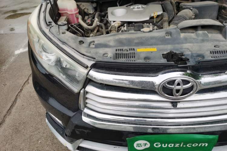 Used Toyota Highlander 2015 2.0T Two-Wheel Drive Elite Edition 7 Seats Engine Bay Right