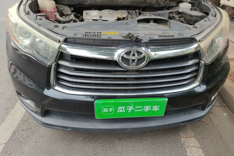 Used Toyota Highlander 2015 2.0T Two-Wheel Drive Elite Edition 5 Seats Engine Bay