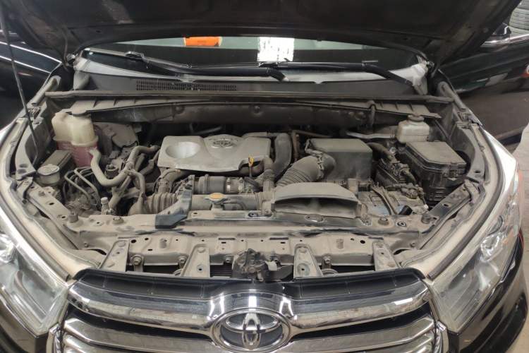 Used Toyota Highlander 2015 2.0T Two-Wheel Drive Elite Edition 5 Seats Engine Bay
