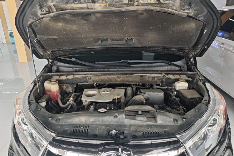 Used Toyota Highlander 2015 2.0T Two-Wheel Drive Elite Edition 7 Seats Engine Bay