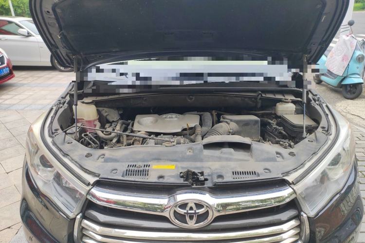 Used Toyota Highlander 2015 2.0T Two-Wheel Drive Elite Edition 7 Seats Engine Bay