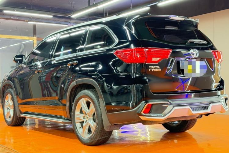 Used Toyota Highlander 2015 2.0T Four-Wheel Drive Luxury Edition 7-Seater Exterior 1