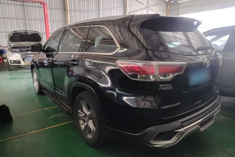 Used Toyota Highlander 2015 2.0T Two-Wheel Drive Luxury Edition 7 Seats Exterior 2
