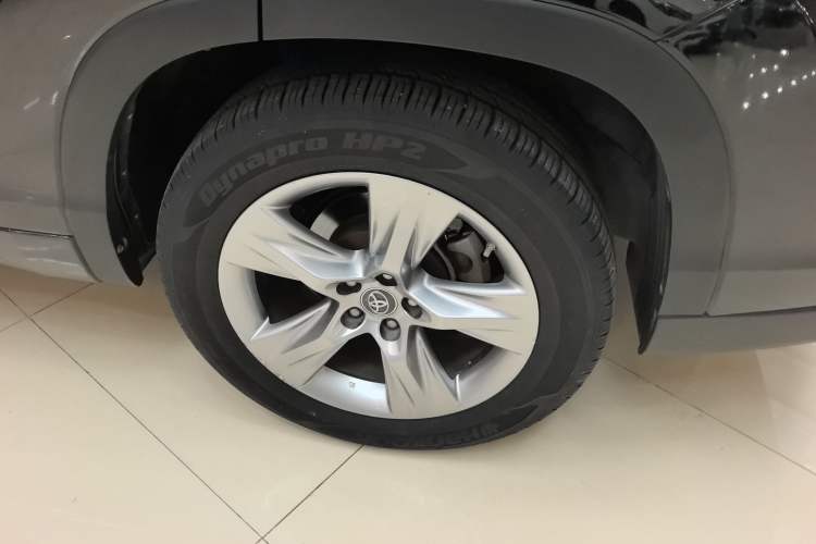 Used Toyota Highlander 2015 2.0T Four-Wheel Drive Luxury Edition 7-Seater Exterior 2
