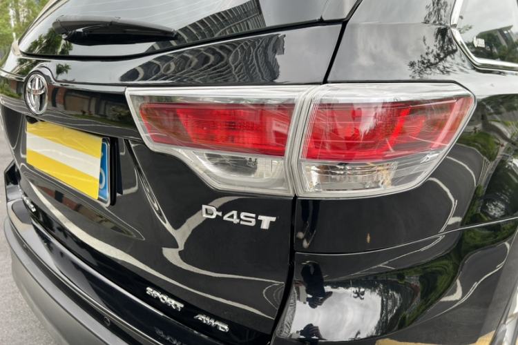 Used Toyota Highlander 2015 2.0T Four-Wheel Drive Luxury Edition 7-Seater Exterior 2