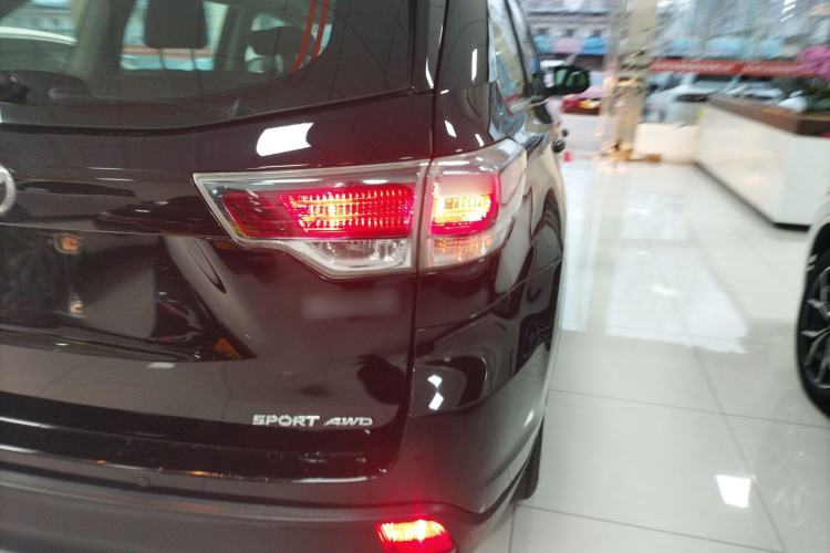 Used Toyota Highlander 2015 2.0T Four-Wheel Drive Luxury Edition 7-Seater Exterior 3