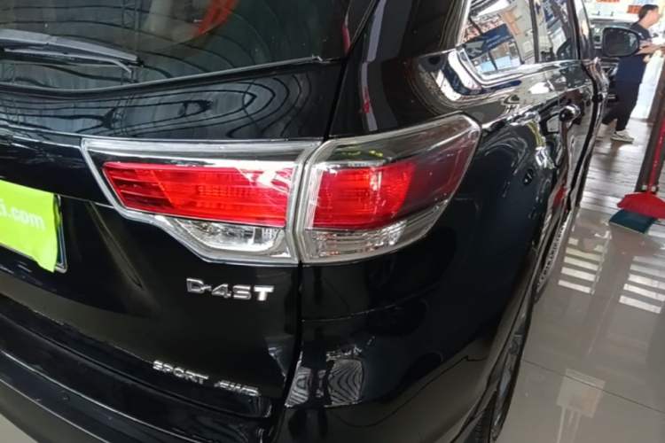 Used Toyota Highlander 2015 2.0T Four-Wheel Drive Luxury Edition 7-Seater Exterior 3