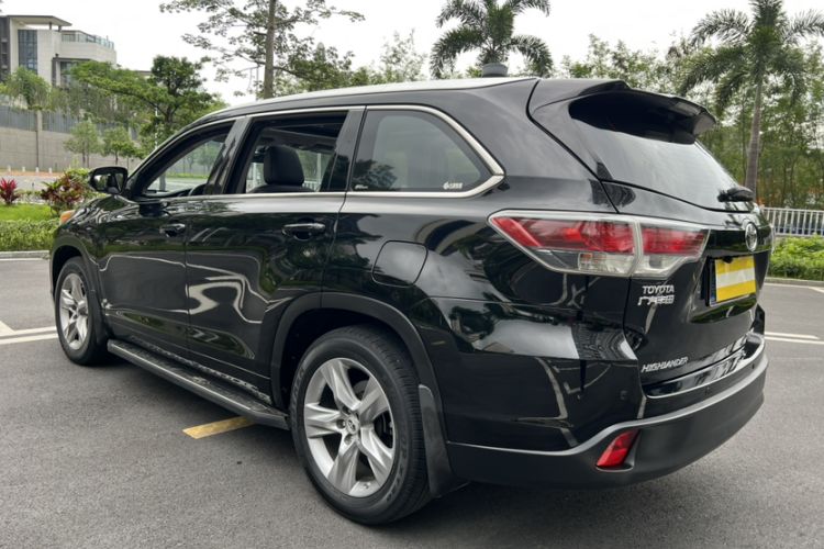 Used Toyota Highlander 2015 2.0T Four-Wheel Drive Luxury Edition 7-Seater Exterior 3