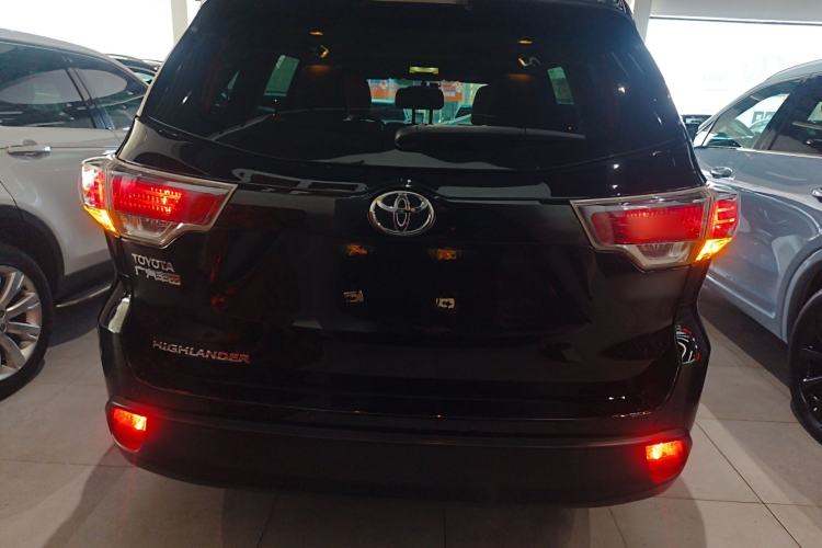 Used Toyota Highlander 2015 2.0T Two-Wheel Drive Elite Edition 7 Seats Exterior 3