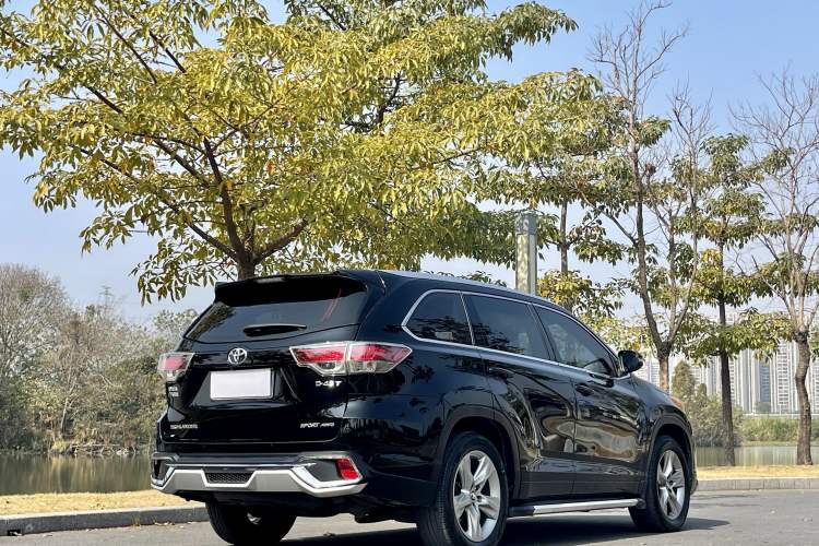 Used Toyota Highlander 2015 2.0T Four-Wheel Drive Luxury Edition 7-Seater Exterior 4