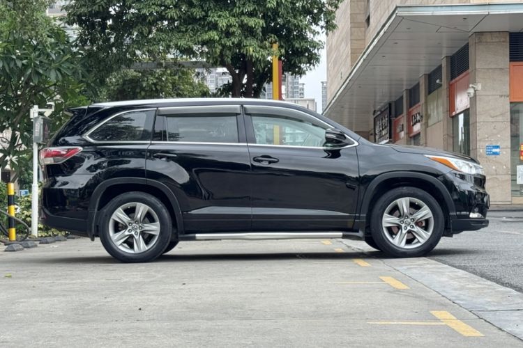 Used Toyota Highlander 2015 2.0T Two-Wheel Drive Luxury Edition 7 Seats Exterior 4