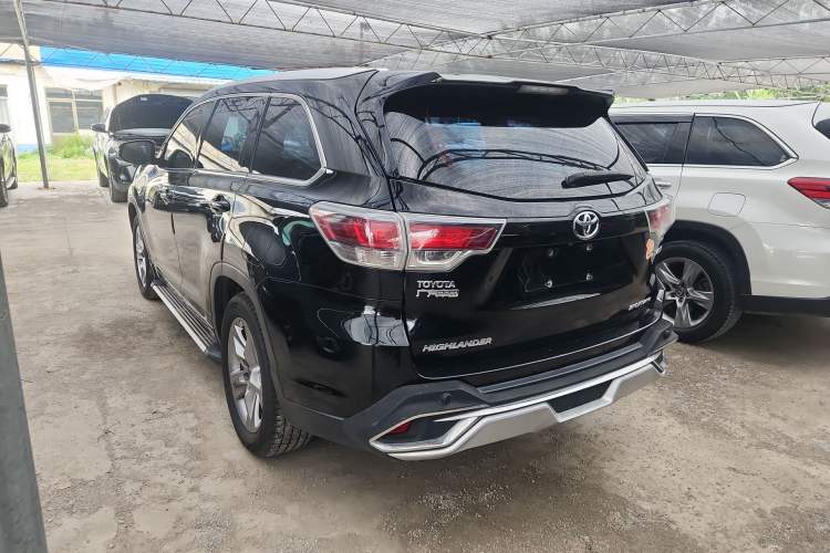 Used Toyota Highlander 2015 2.0T Four-Wheel Drive Luxury Edition 7-Seater Exterior 9