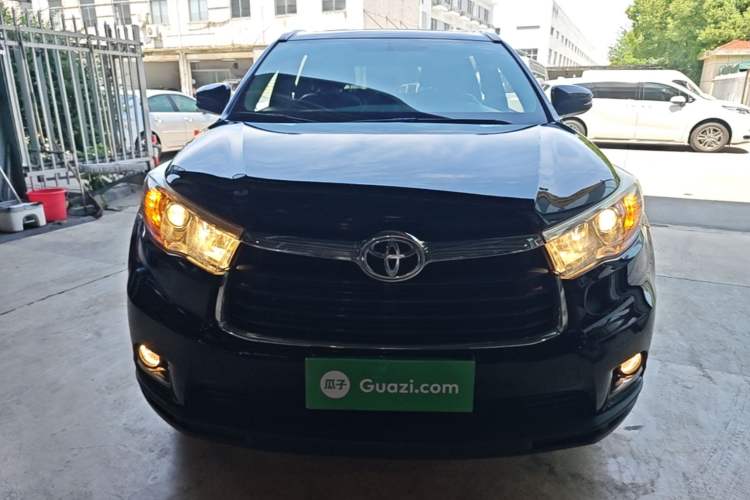 Used Toyota Highlander 2015 2.0T Two-Wheel Drive Luxury Edition 7 Seats Front