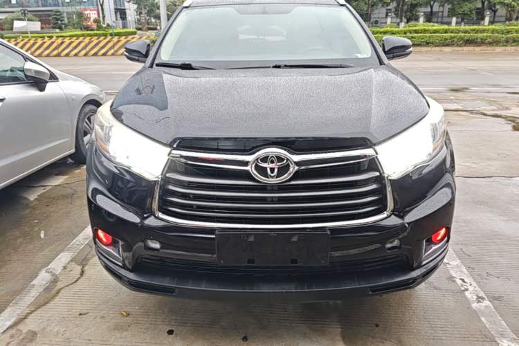 Used Toyota Highlander 2015 2.0T Four-Wheel Drive Elite Edition 7-Seater Front
