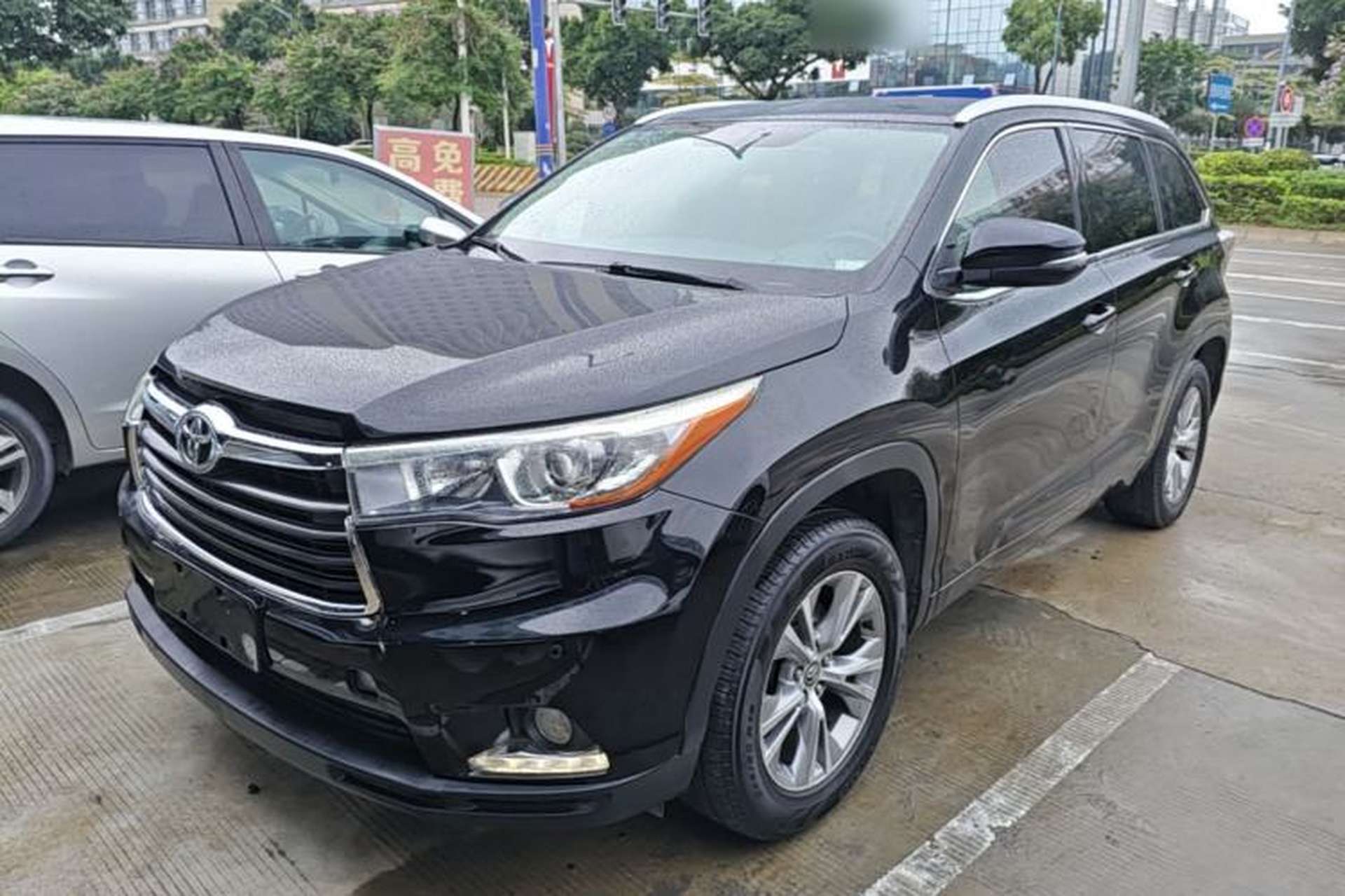 Used Toyota Highlander 2015 2.0T Four-Wheel Drive Elite Edition 7-Seater Front Left 45 Deg