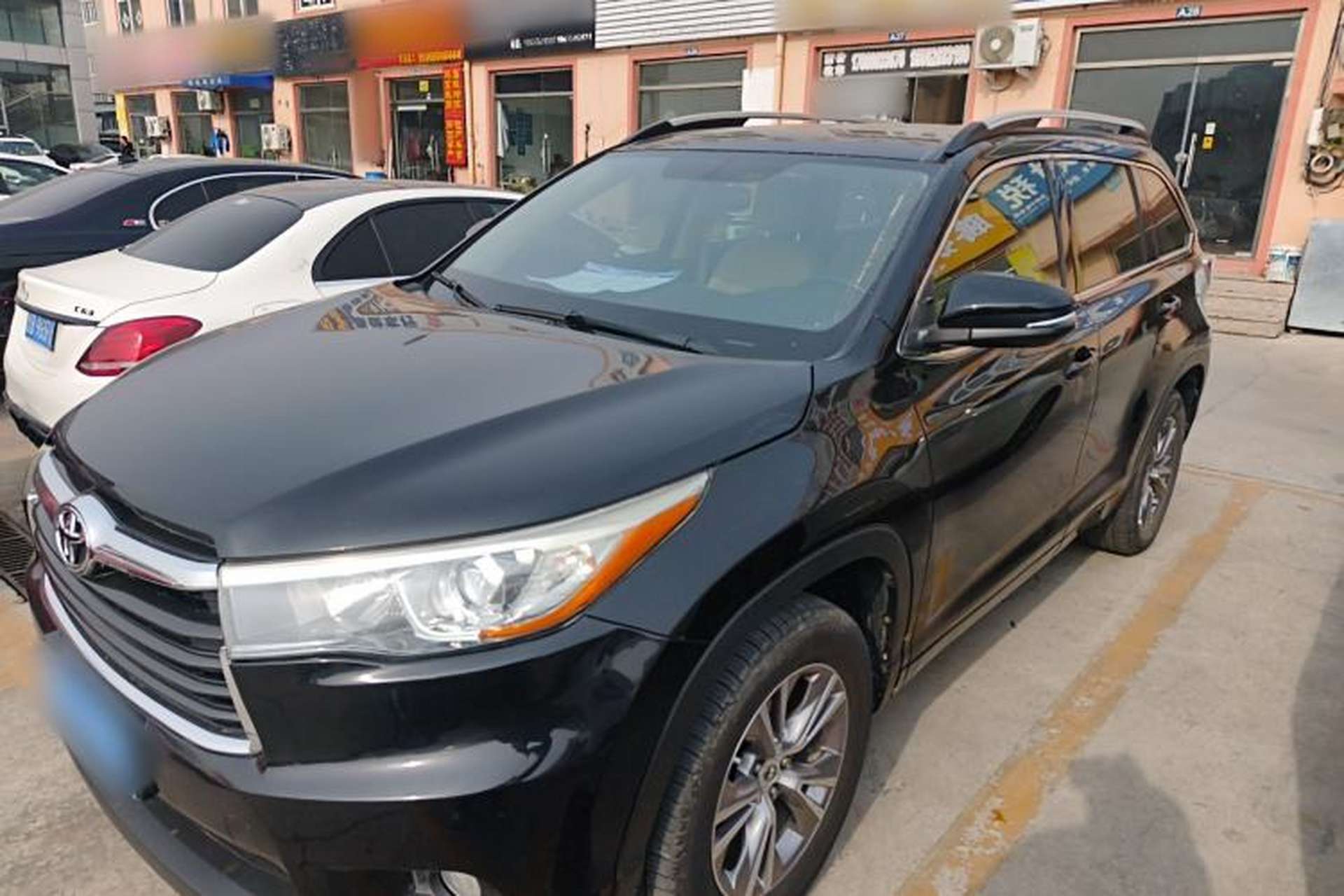 Used Toyota Highlander 2015 2.0T Two-Wheel Drive Elite Edition 7 Seats Front Left 45 Deg