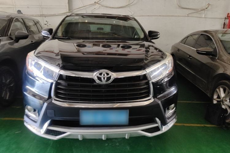Used Toyota Highlander 2015 2.0T Two-Wheel Drive Luxury Edition 7 Seats Front