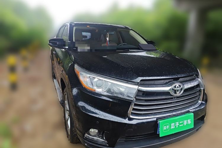 Used Toyota Highlander 2015 2.0T Two-Wheel Drive Luxury Edition 7 Seats Front Right 45 Deg