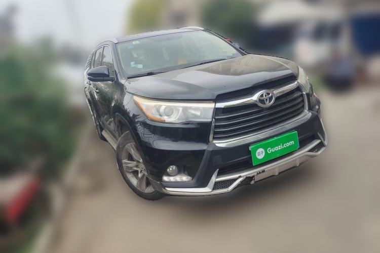Used Toyota Highlander 2015 2.0T Two-Wheel Drive Luxury Edition 7 Seats Front Right 45 Deg