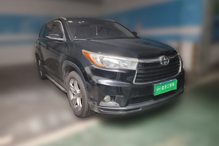 Used Toyota Highlander 2015 2.0T Two-Wheel Drive Luxury Edition 7 Seats Front Right 45 Deg