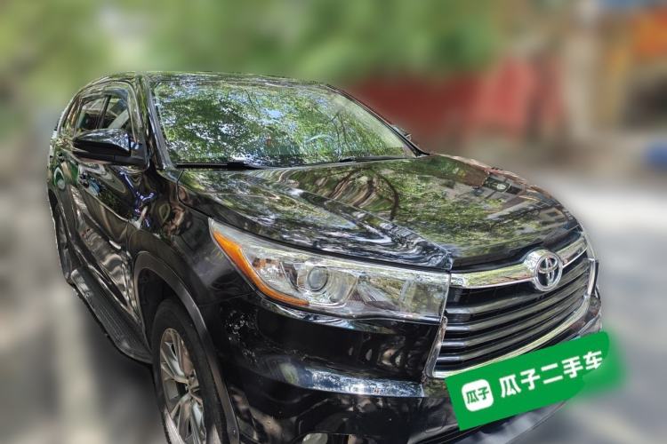 Used Toyota Highlander 2015 2.0T Two-Wheel Drive Elite Edition 5 Seats Front Right 45 Deg