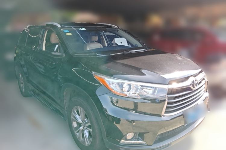 Used Toyota Highlander 2015 3.5L 4x4 Elite Edition 7-Seater Front Right 45 Deg