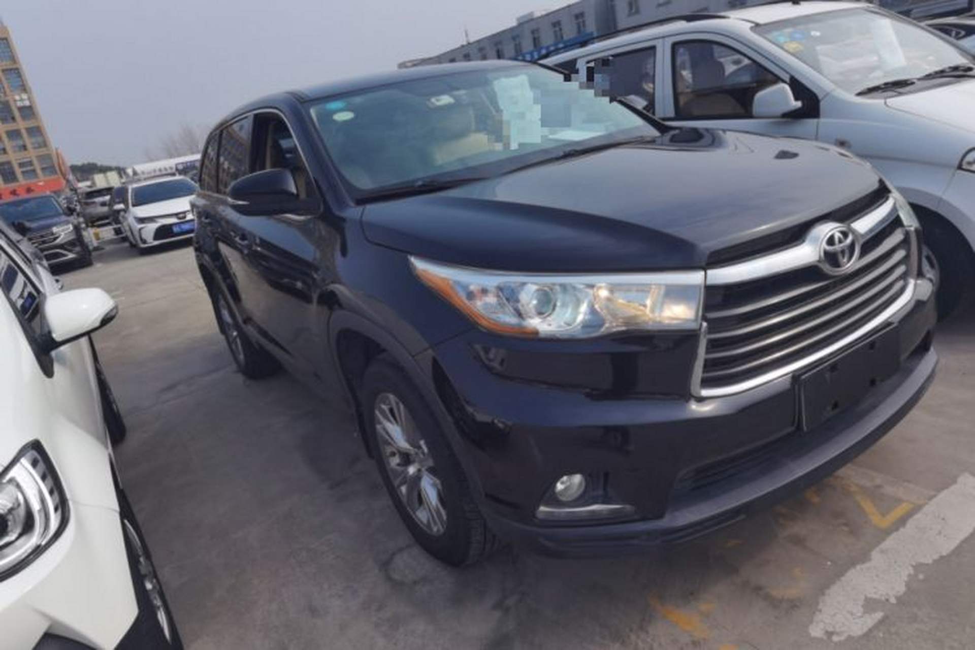 Used Toyota Highlander 2015 2.0T Two-Wheel Drive Elite Edition 5 Seats Front Right 45 Deg