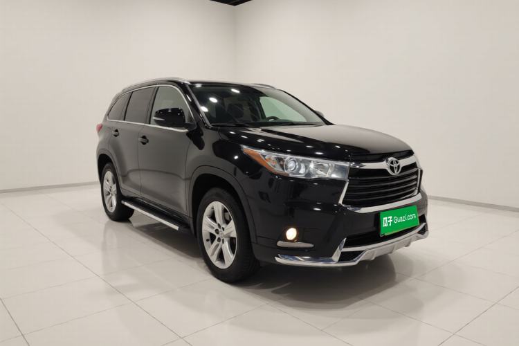 Used Toyota Highlander 2015 2.0T Two-Wheel Drive Luxury Edition 7 Seats Front Right 45 Deg