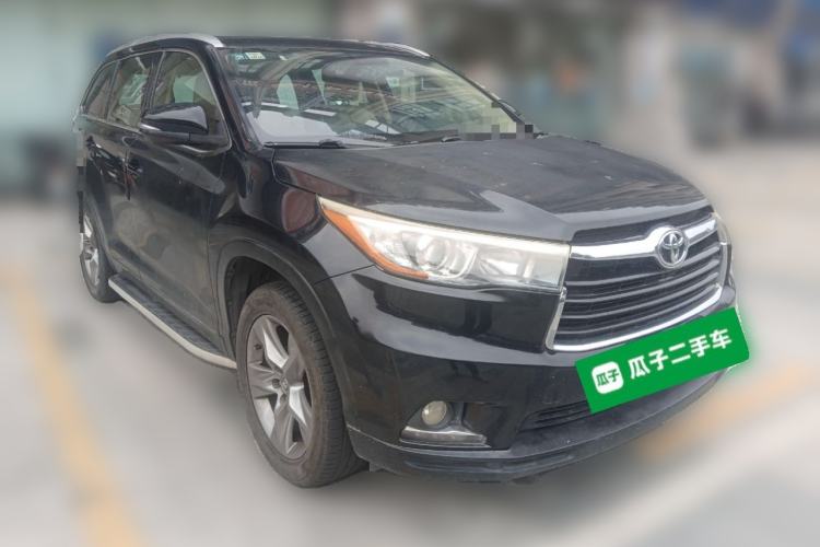 Used Toyota Highlander 2015 2.0T Two-Wheel Drive Luxury Edition 7 Seats Front Right 45 Deg