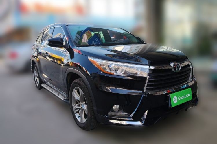 Used Toyota Highlander 2015 2.0T Two-Wheel Drive Luxury Edition 7 Seats Front Right 45 Deg