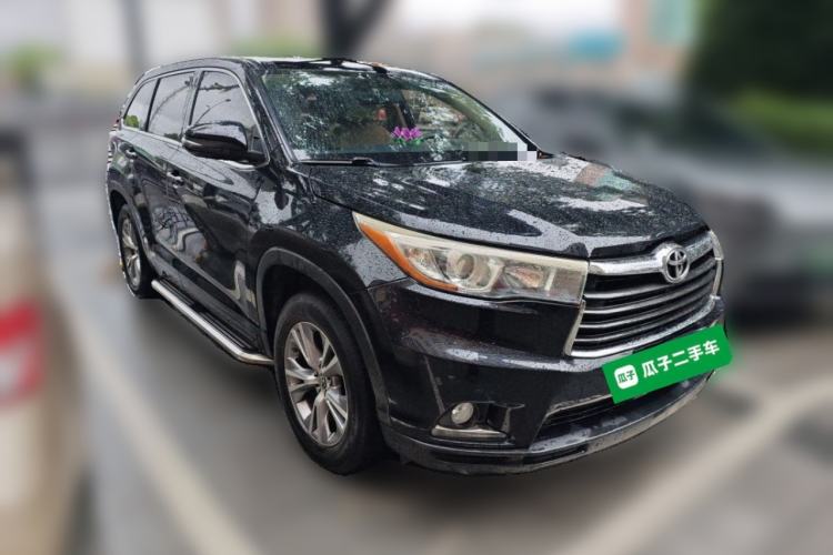 Used Toyota Highlander 2015 2.0T Two-Wheel Drive Elite Edition 7 Seats Front Right 45 Deg