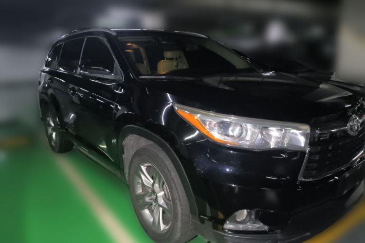 Used Toyota Highlander 2015 2.0T Four-Wheel Drive Luxury Edition 7-Seater Front Right 45 Deg