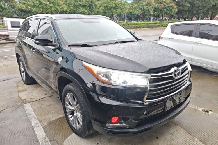 Used Toyota Highlander 2015 2.0T Four-Wheel Drive Elite Edition 7-Seater Front Right 45 Deg