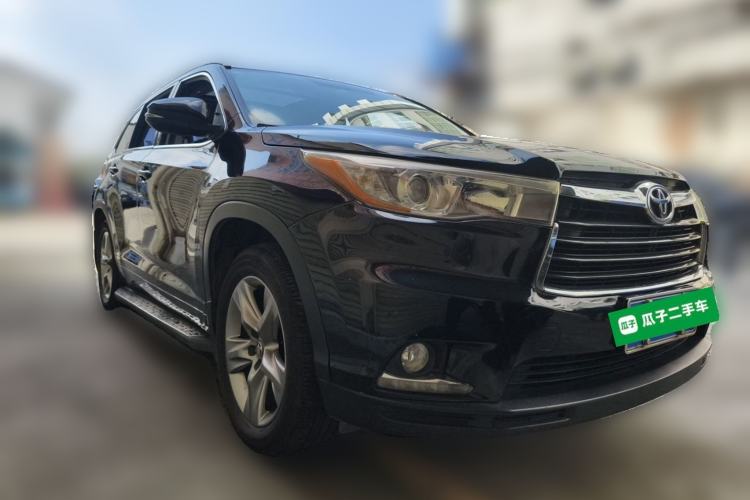 Used Toyota Highlander 2015 2.0T Two-Wheel Drive Luxury Edition 7 Seats Front Right 45 Deg