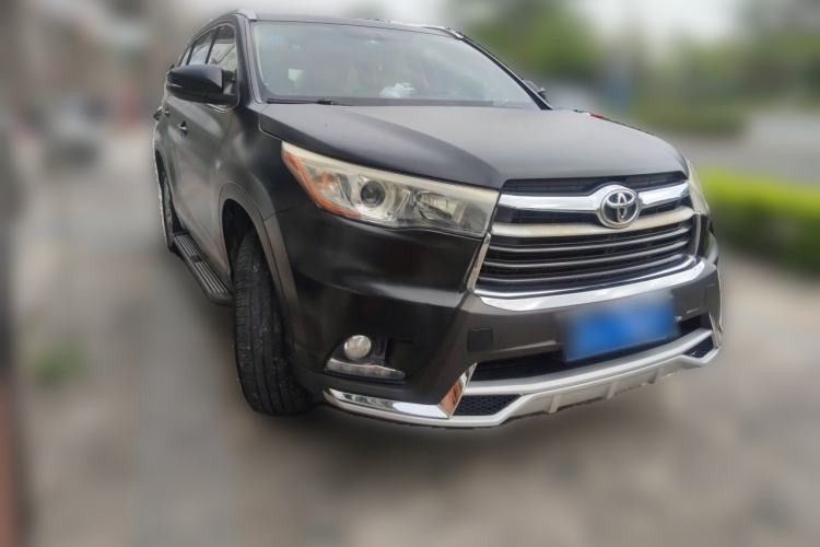 Used Toyota Highlander 2015 2.0T Four-Wheel Drive Luxury Navigation Version with 7 Seats Front Right 45 Deg
