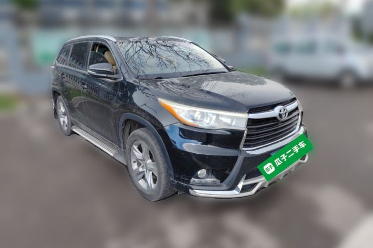 Used Toyota Highlander 2015 2.0T Two-Wheel Drive Luxury Edition 7 Seats Front Right 45 Deg