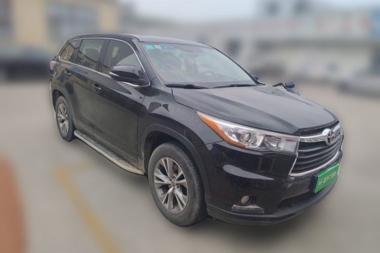 Used Toyota Highlander 2015 2.0T Two-Wheel Drive Elite Edition 5 Seats Front Right 45 Deg