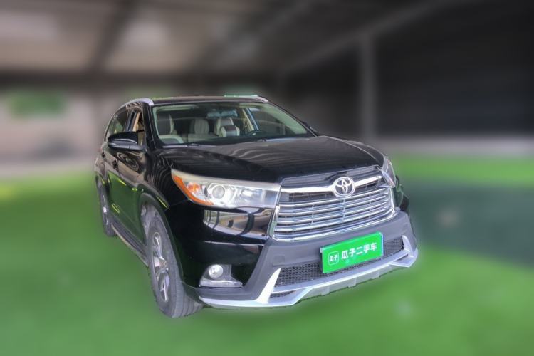 Used Toyota Highlander 2015 2.0T Two-Wheel Drive Elite Edition 7 Seats Front Right 45 Deg