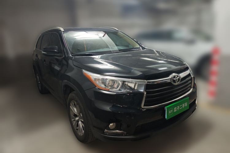 Used Toyota Highlander 2015 2.0T Two-Wheel Drive Elite Edition 7 Seats Front Right 45 Deg