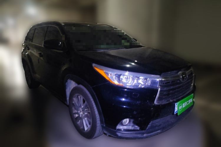 Used Toyota Highlander 2015 3.5L 4x4 Ultimate Edition 7-Seater Front Right 45 Deg
