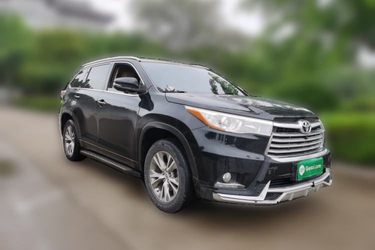 Used Toyota Highlander 2015 2.0T Two-Wheel Drive Elite Edition 7 Seats Front Right 45 Deg