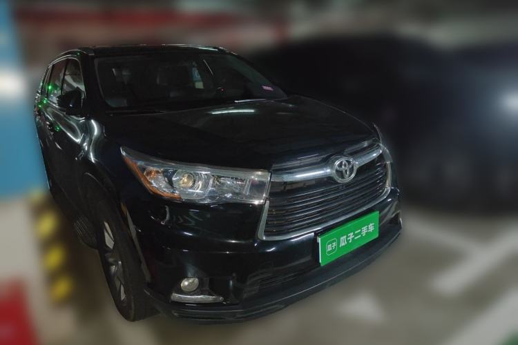Used Toyota Highlander 2015 2.0T Two-Wheel Drive Luxury Edition 7 Seats Front Right 45 Deg
