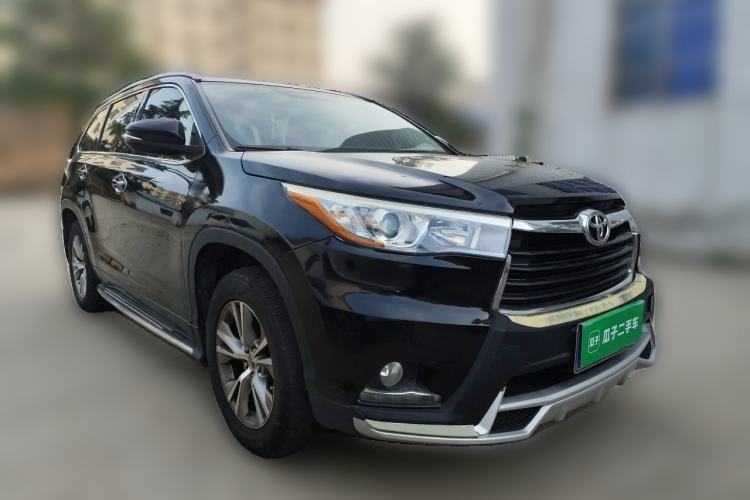 Used Toyota Highlander 2015 2.0T Two-Wheel Drive Elite Edition 7 Seats Front Right 45 Deg