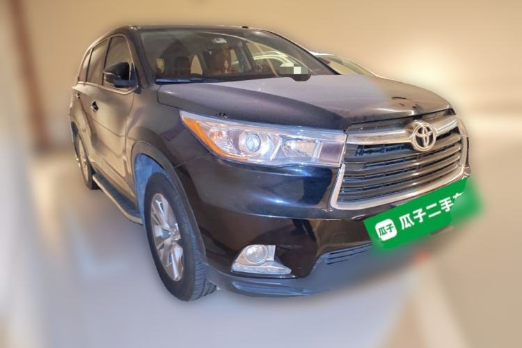 Used Toyota Highlander 2015 2.0T Two-Wheel Drive Elite Edition 7 Seats Front Right 45 Deg