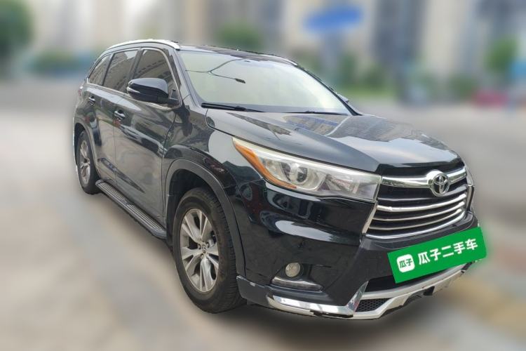 Used Toyota Highlander 2015 2.0T Two-Wheel Drive Elite Edition 7 Seats Front Right 45 Deg
