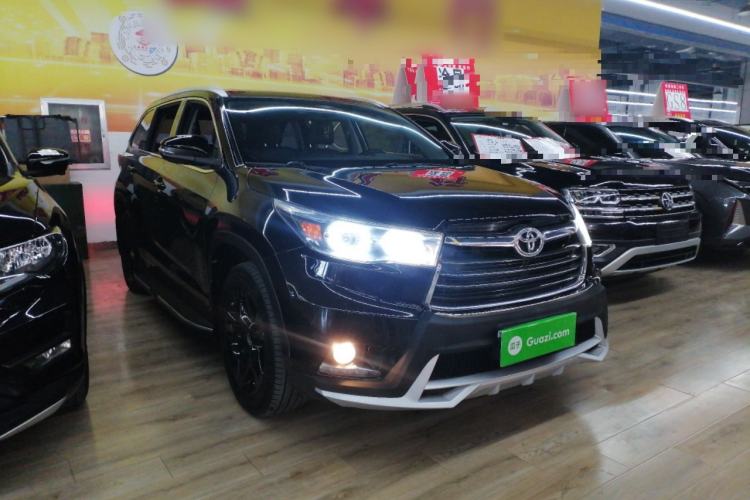 Used Toyota Highlander 2015 2.0T Two-Wheel Drive Luxury Edition 7 Seats Front Right 45 Deg